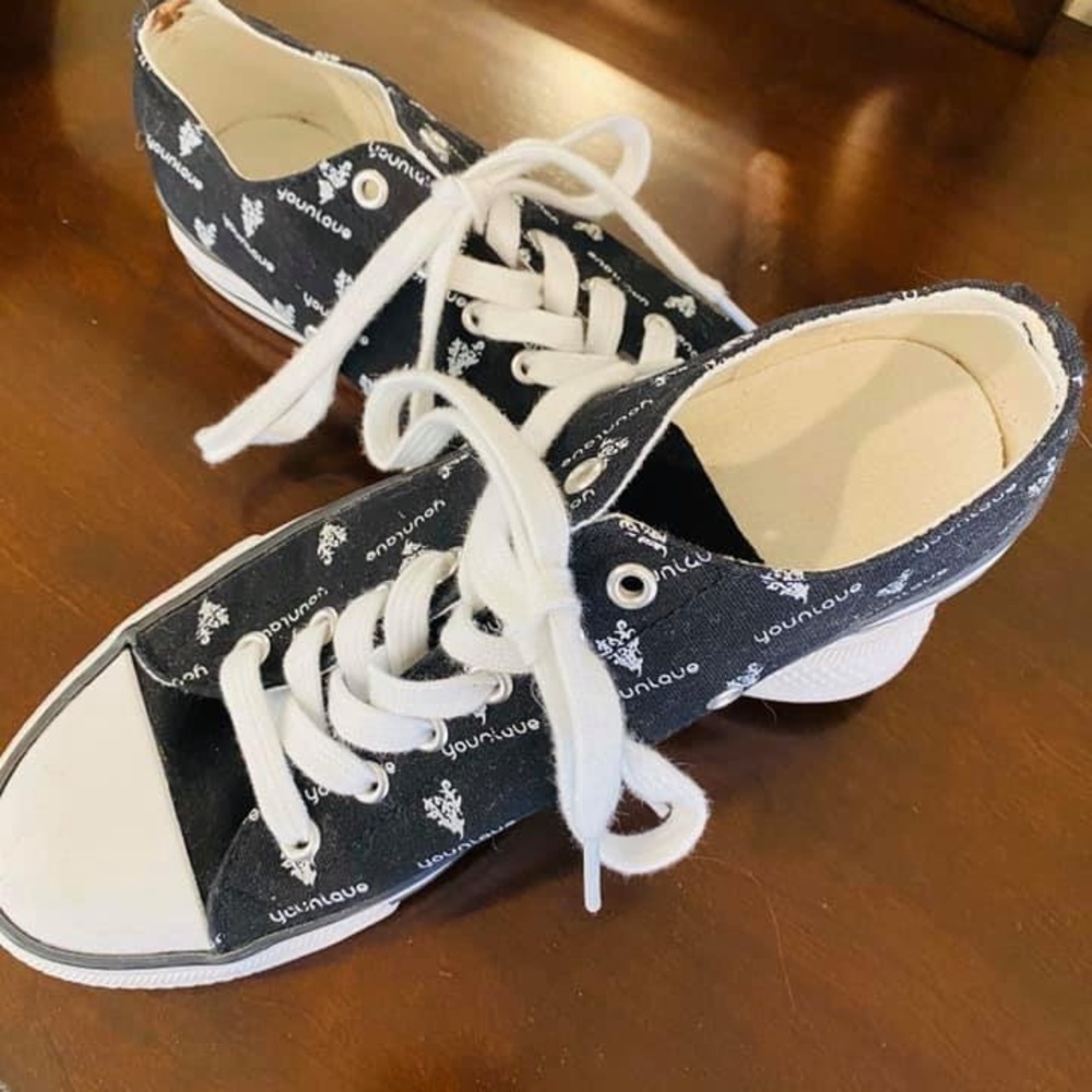 Younique shoes size 9